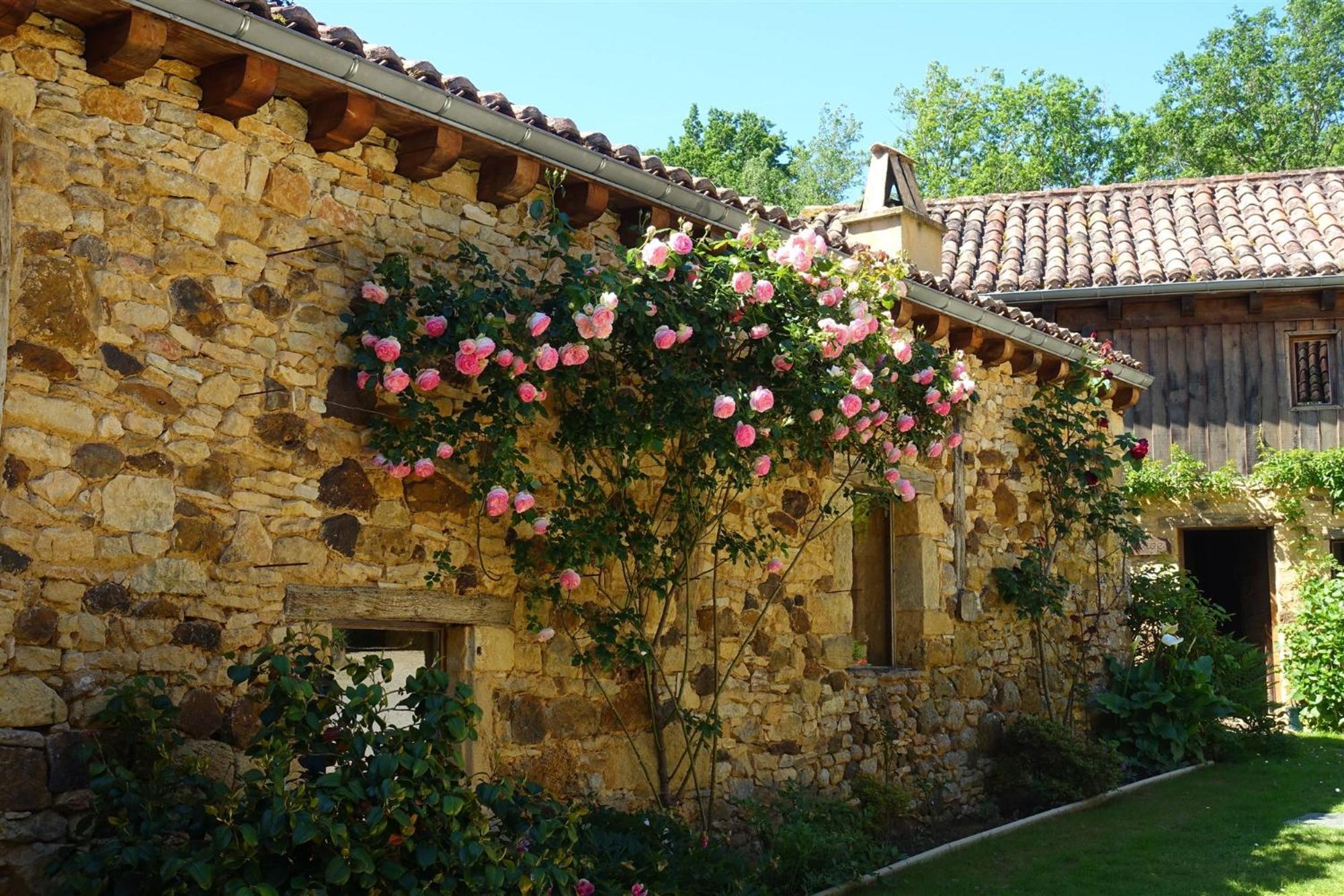 Domaine De Cournet Haut, A 17Th Century Property Set On A Calm, Idyllic Domain With Pool, Tennis, Bikes And More Les Vauries Exterior photo