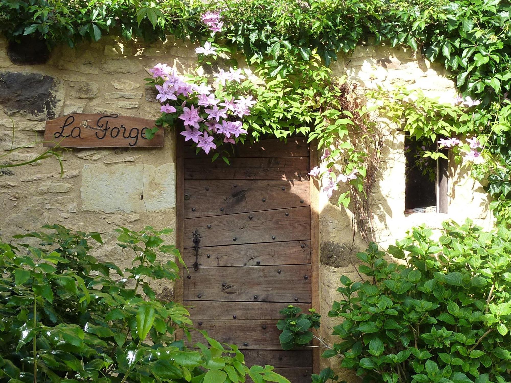 Domaine De Cournet Haut, A 17Th Century Property Set On A Calm, Idyllic Domain With Pool, Tennis, Bikes And More Les Vauries Exterior photo
