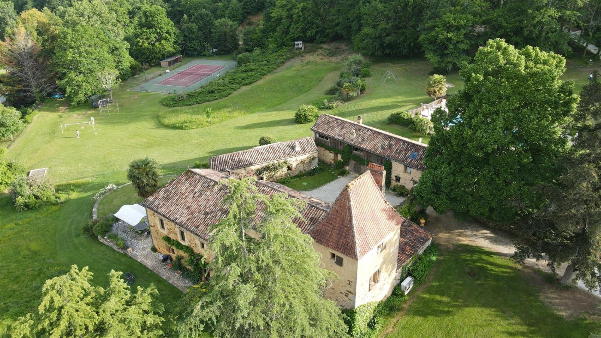 Domaine De Cournet Haut, A 17Th Century Property Set On A Calm, Idyllic Domain With Pool, Tennis, Bikes And More Les Vauries Exterior photo